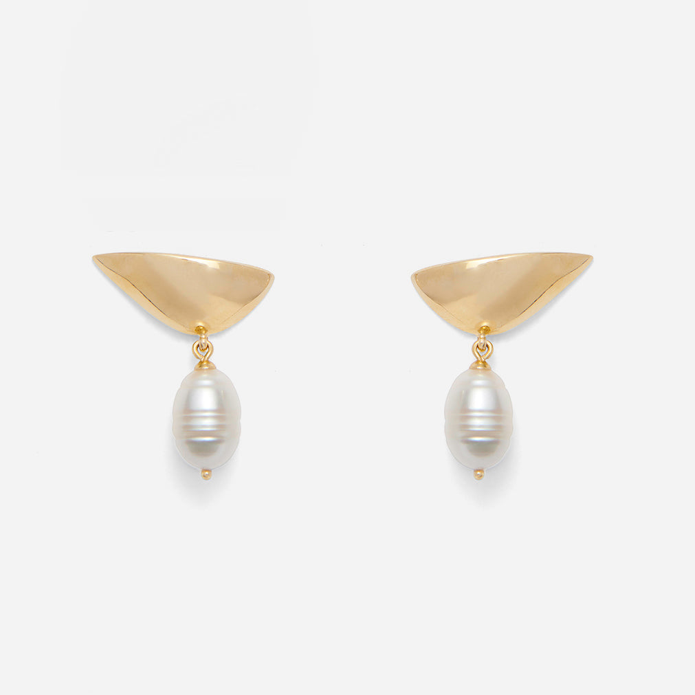 Pearl Lobe Earring in Gold