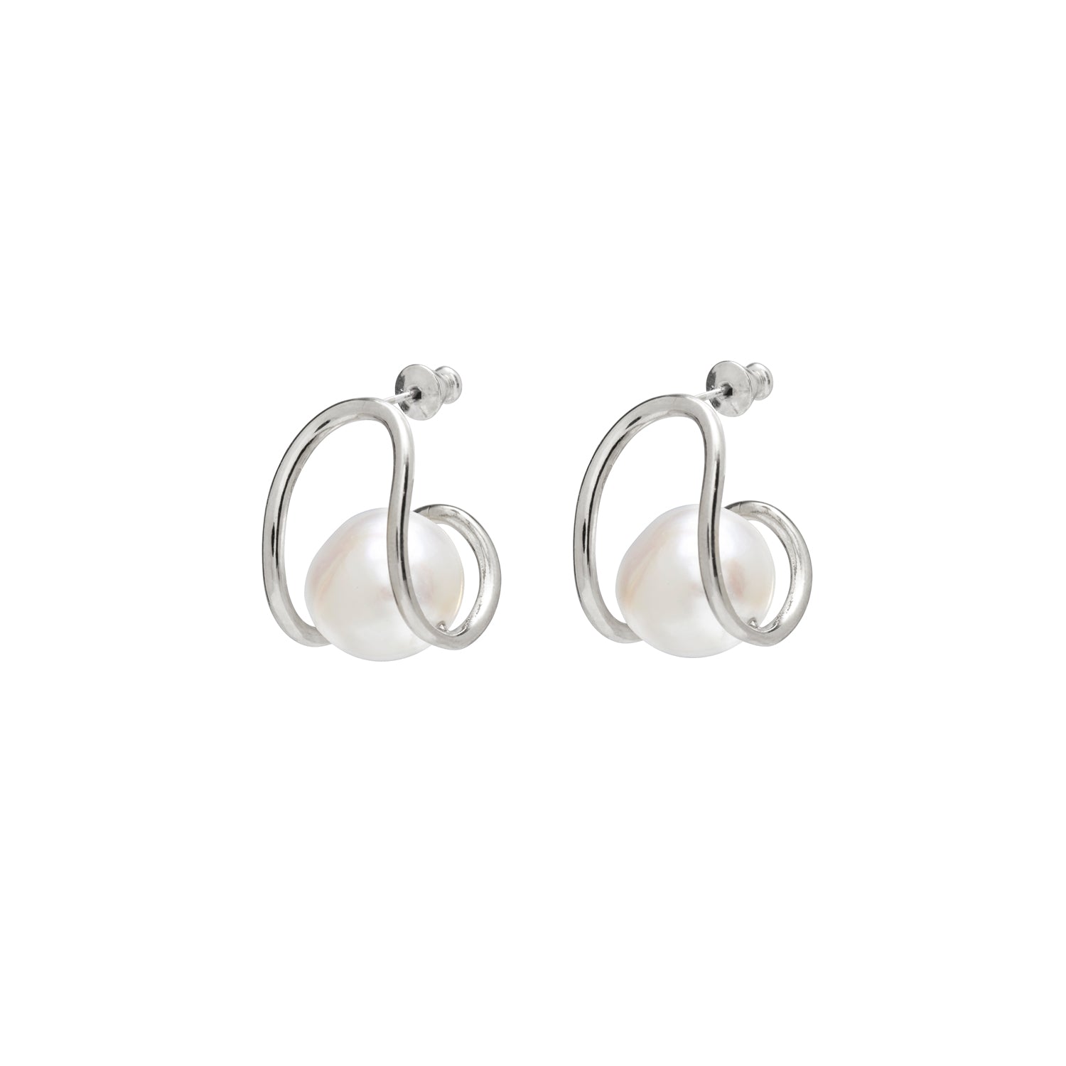 Pearl Swerve Earring in Silver