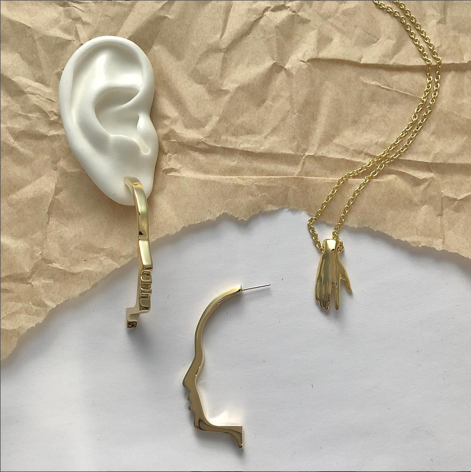 Hand Necklace in Gold