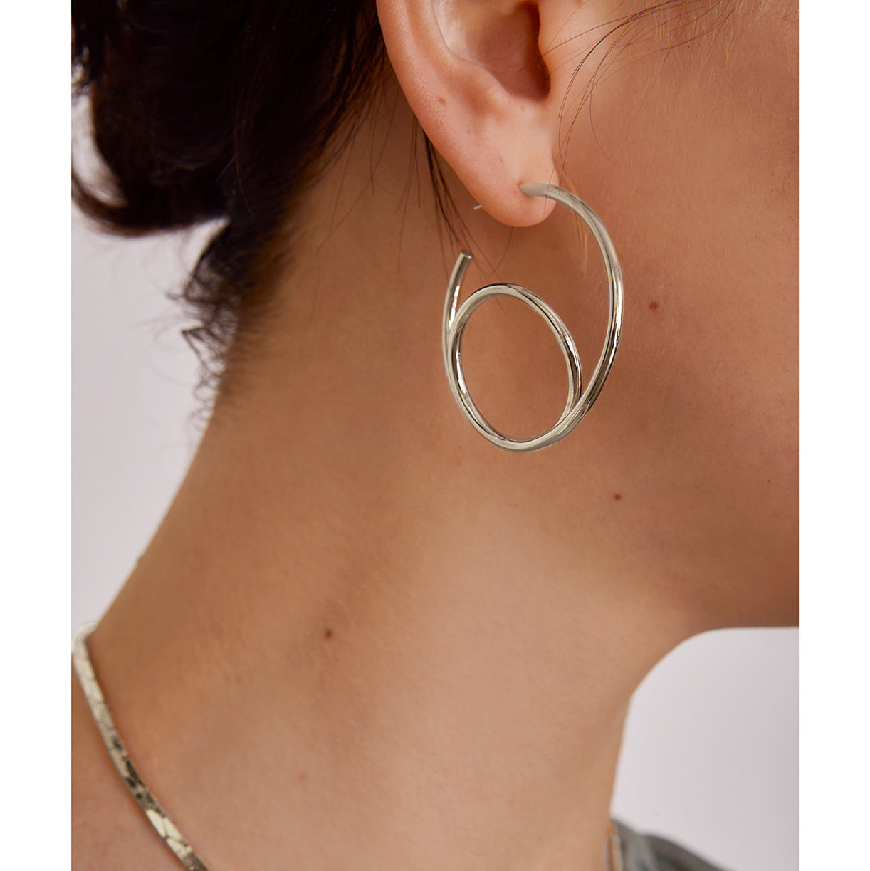 Lady Grey Jewelry Swerve Hoop in Rhodium